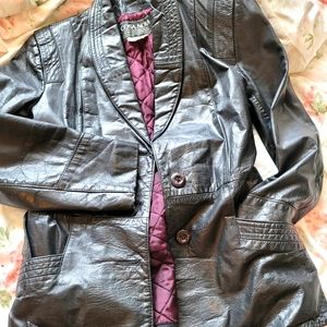 Black leather crop trench coat with waist tie